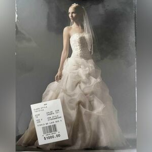 Elegant Strapless Wedding Dress with Veil and slip